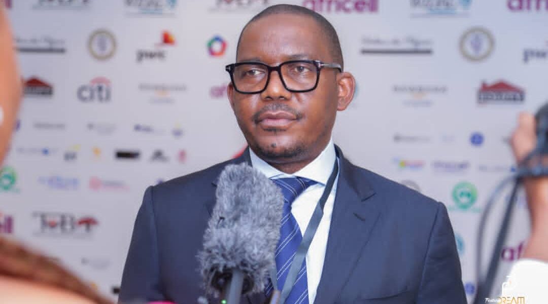 La Maximisation de la Sous-traitance,thème developpé par le DG Kalej Nkand lors du Breakfast meeting organisé par la Chambre de Commerce des Etats-Unis d’Amerique en RDC.Commentaires de la Presse Locale