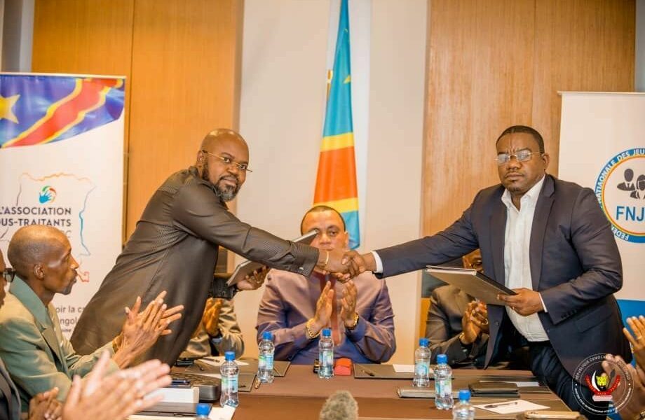 Signature d’un protocole d’accord entre l’Association_des_soustraitants_de_la_RDC et la Fédération_Nationale_des_Jeunes_Entrepreneurs_du_Congo